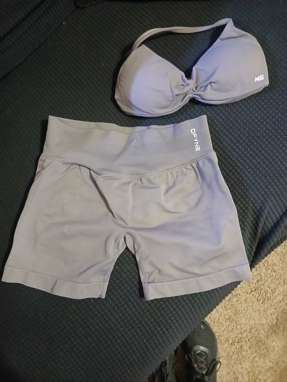 DFYNE Seamless Sports Bra Set in Wine and Gray - Picture 2 of 3
